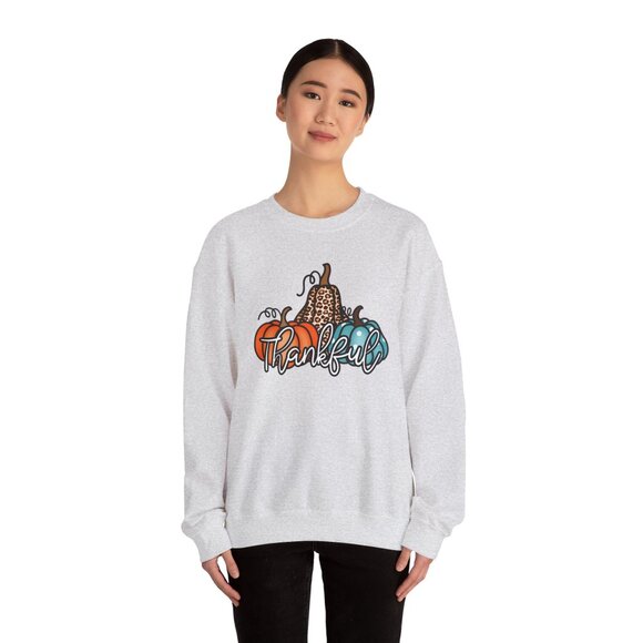 Cozy “Thankful” Fall Sweatshirt – Ash Grey Crewneck with Pumpkin & Leopard Print - Picture 2 of 2
